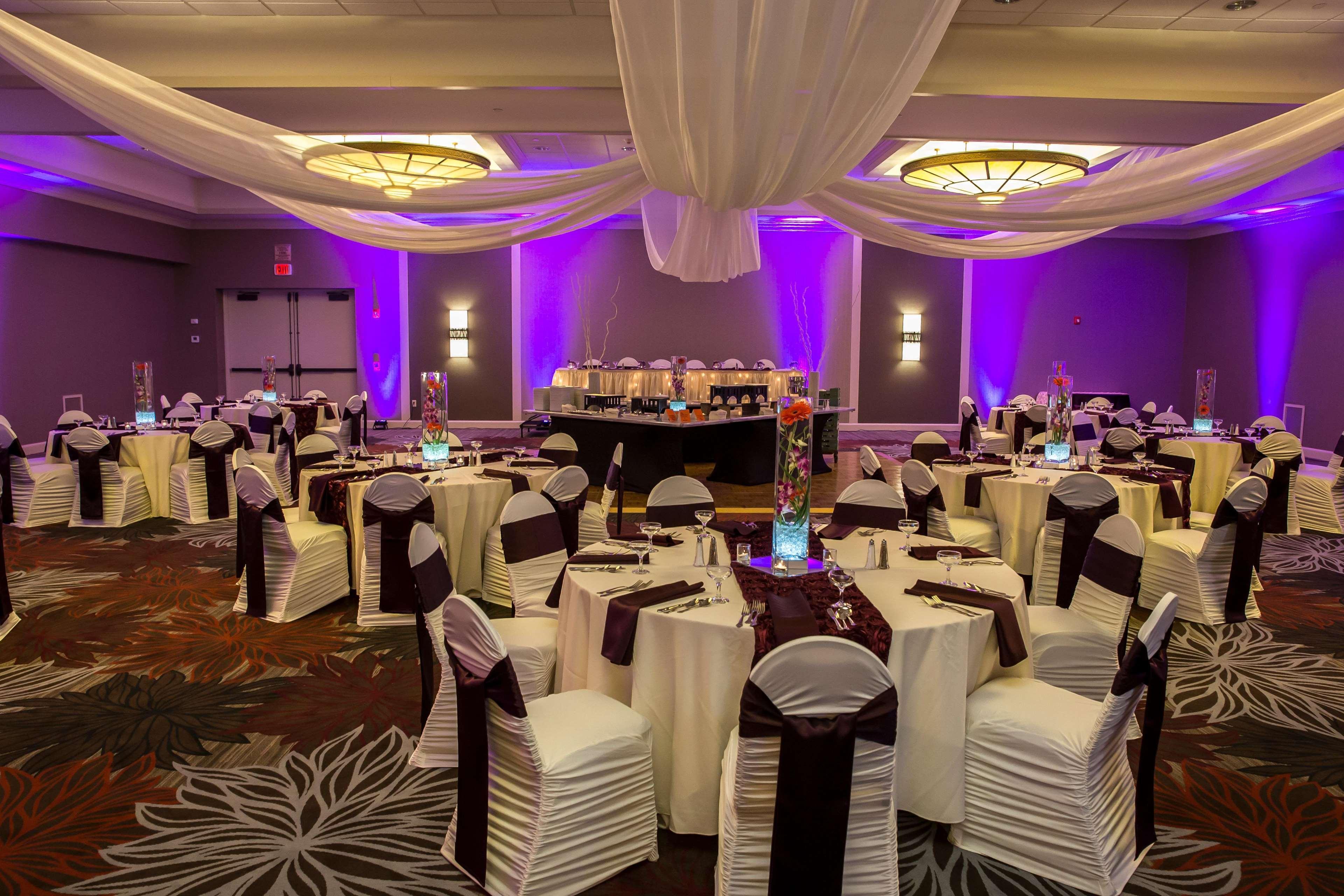 Doubletree By Hilton Pittsburgh-green Tree Hotel Crafton