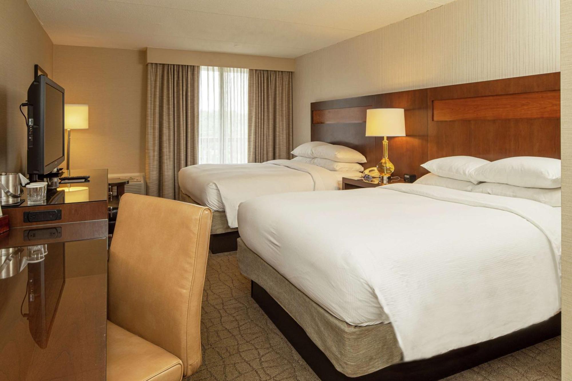 Hotel Doubletree By Hilton Pittsburgh-green Tree Crafton