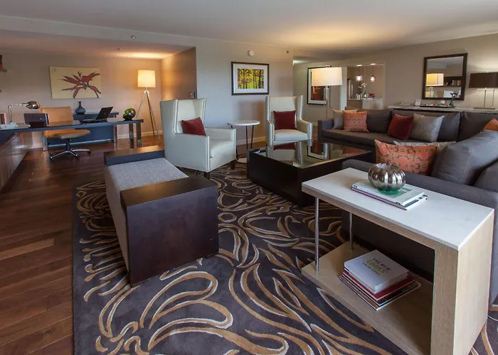 Doubletree By Hilton Pittsburgh-Green Tree