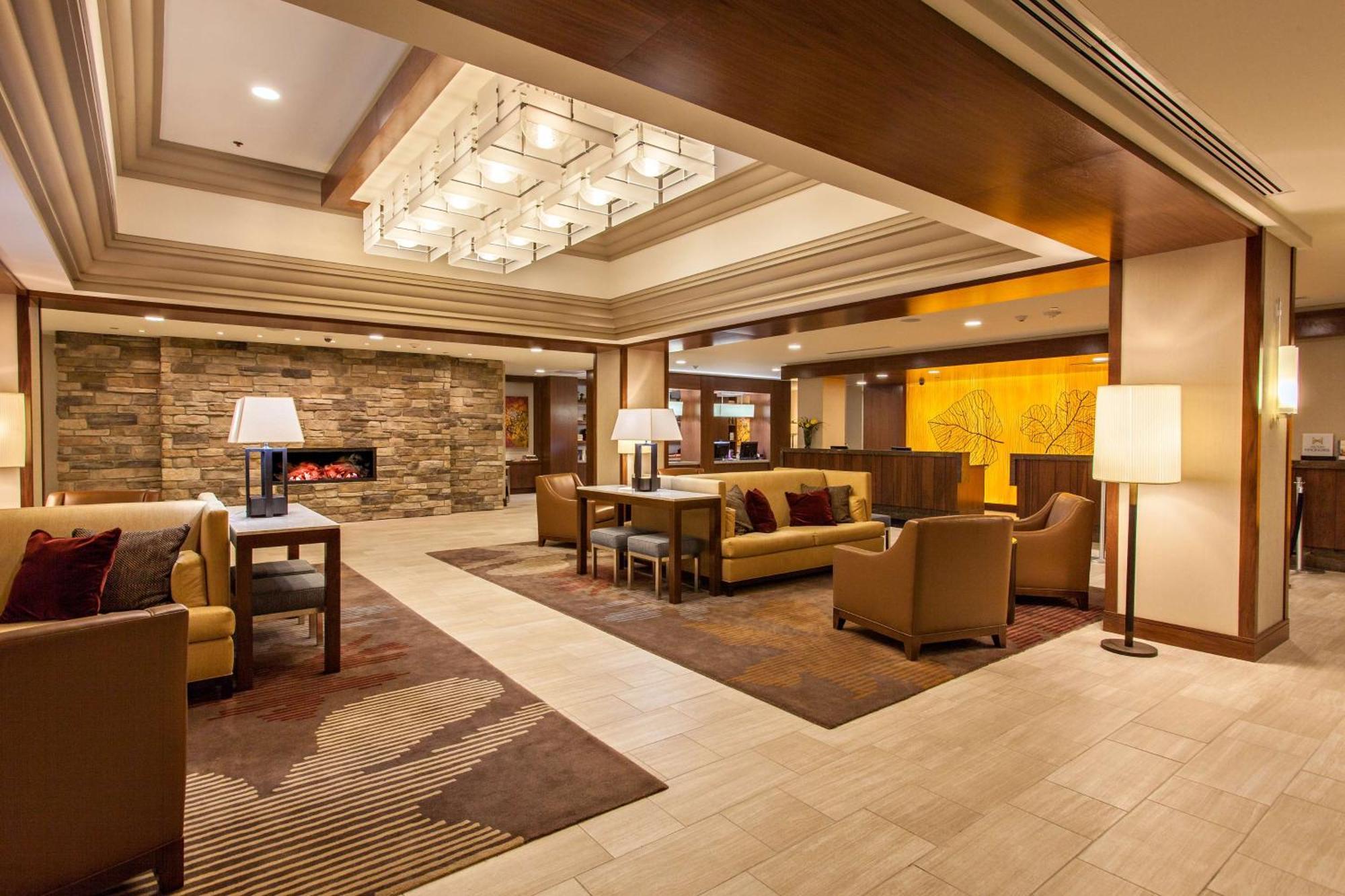 Doubletree By Hilton Pittsburgh-green Tree Crafton